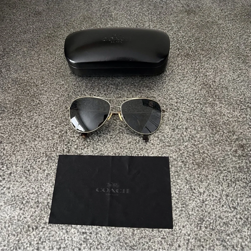 Coach aviator gold